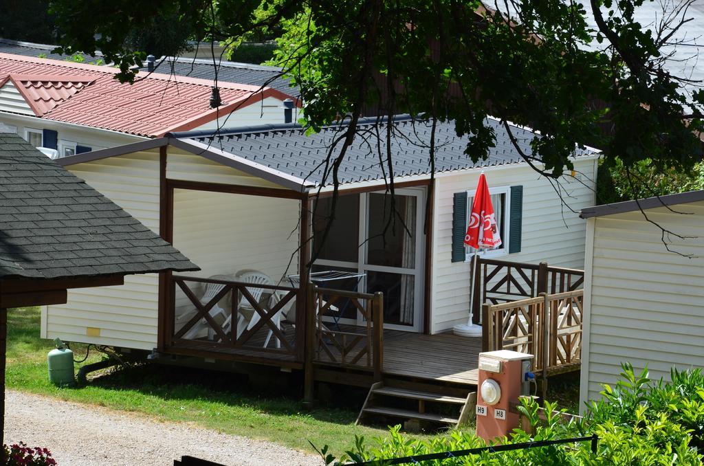 Camping Hotel Les Rives Du Loup Tourrettes-sur-Loup Habitación foto