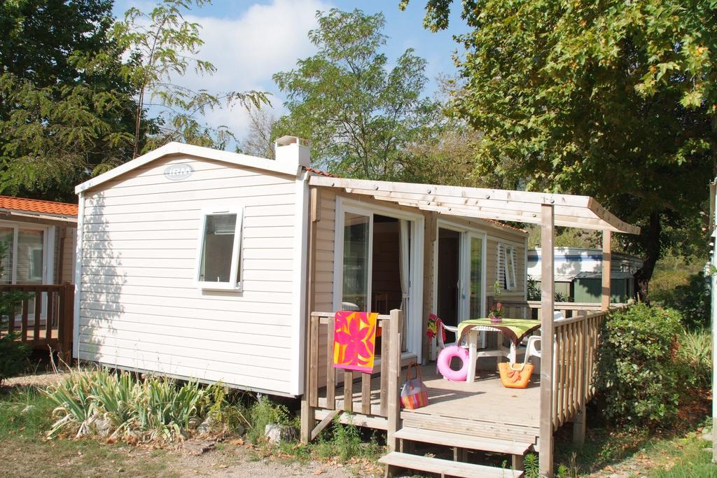 Camping Hotel Les Rives Du Loup Tourrettes-sur-Loup Habitación foto